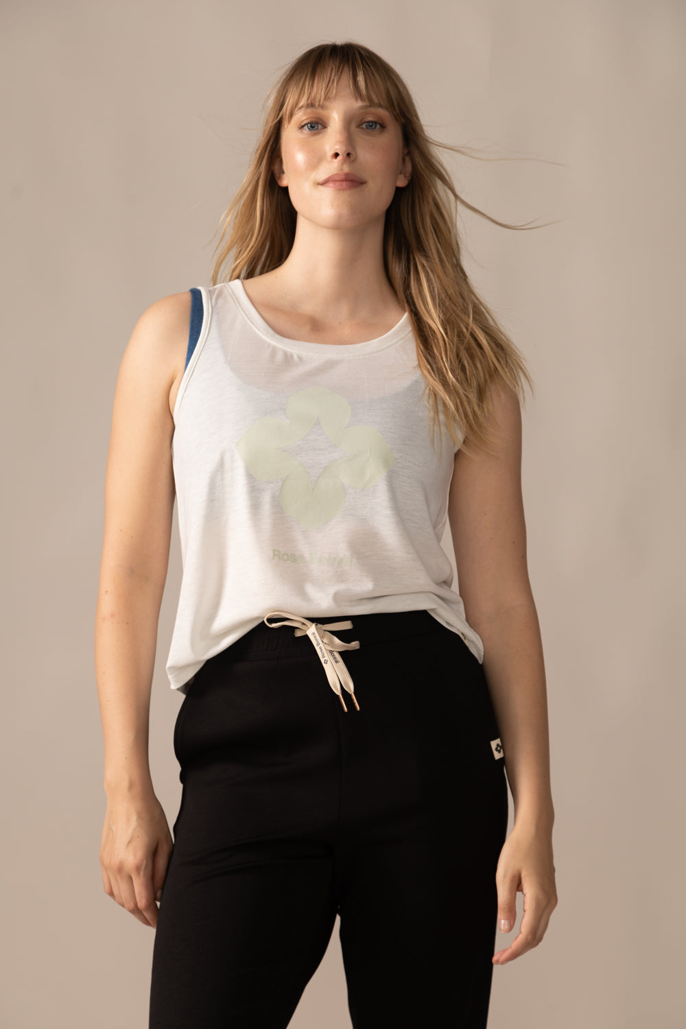 Women wearing the Rose Boreal More Joy Tank top - Natural White / Femme qui porte la Camisole Joie de Vivre de Rose Boreal - Blanc Naturel