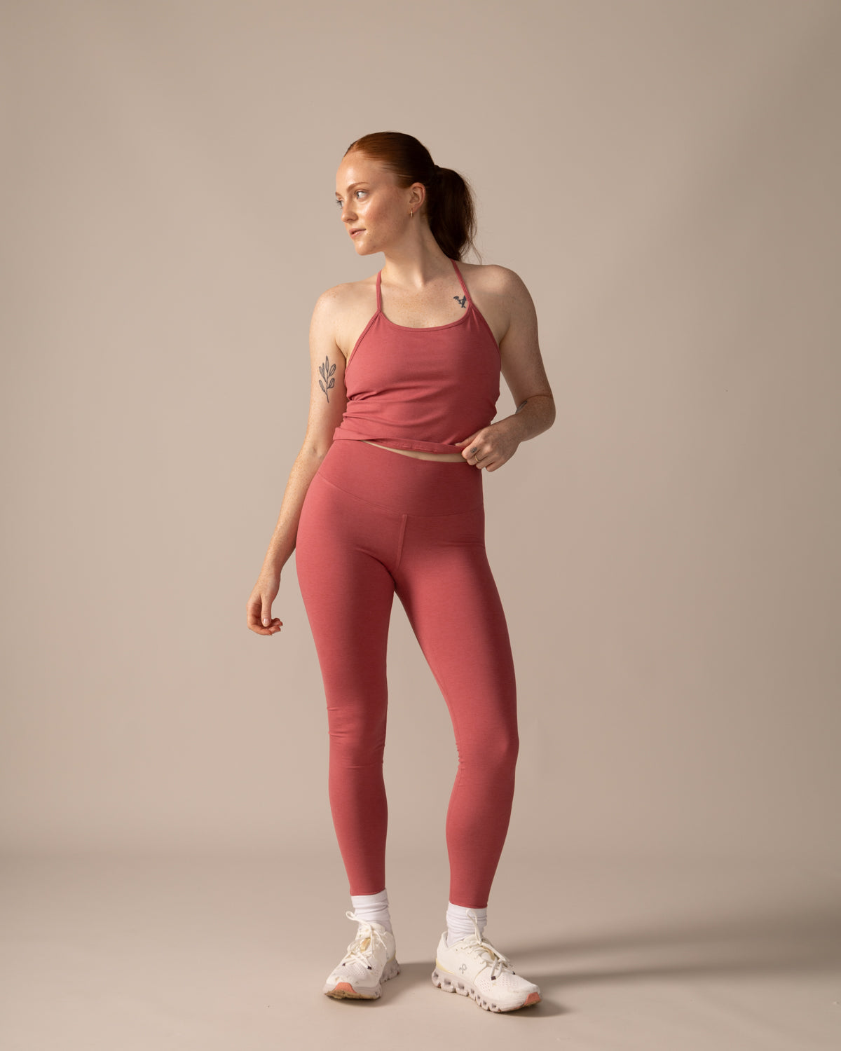 Women wearing the Buttery Soft BFF Hihg-Rise Legging by Rose Boreal - Cherry Over / Femme qui porte le legging BFF brossé taille haute de Rose Boreal - Cerise Over