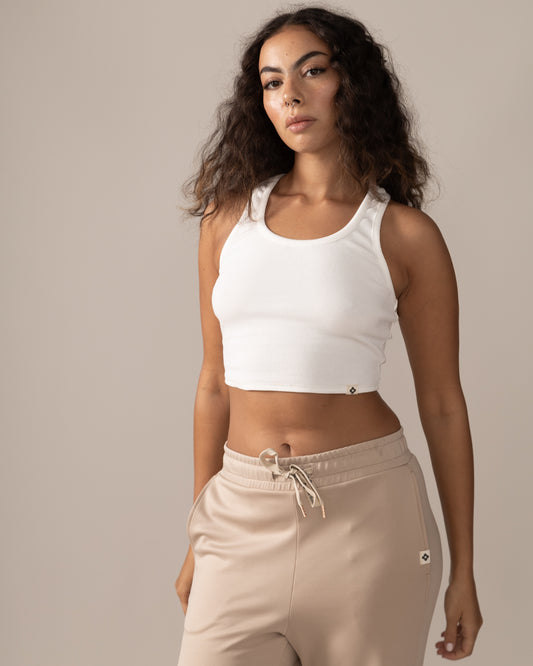 Women wearing the Rose Boreal Mile-End Tank Top - Natural White / Femme qui porte la camisole Mile-End de Rose Boreal - Blanc Naturel