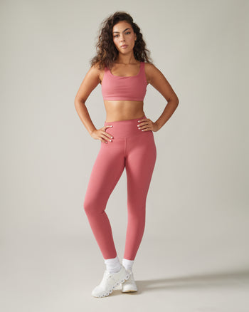 Women wearing the Life's good Sports Bra 
by Rose Boreal - Cherry Over / Femme qui porte le Soutien-gorge La Vie est belle de Rose Boreal - Cerise Over