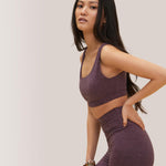Women wearing the Life's good Sports Bra 
by Rose Boreal - Eggplant / Femme qui porte le Soutien-gorge La Vie est belle de Rose Boreal - Aubergine